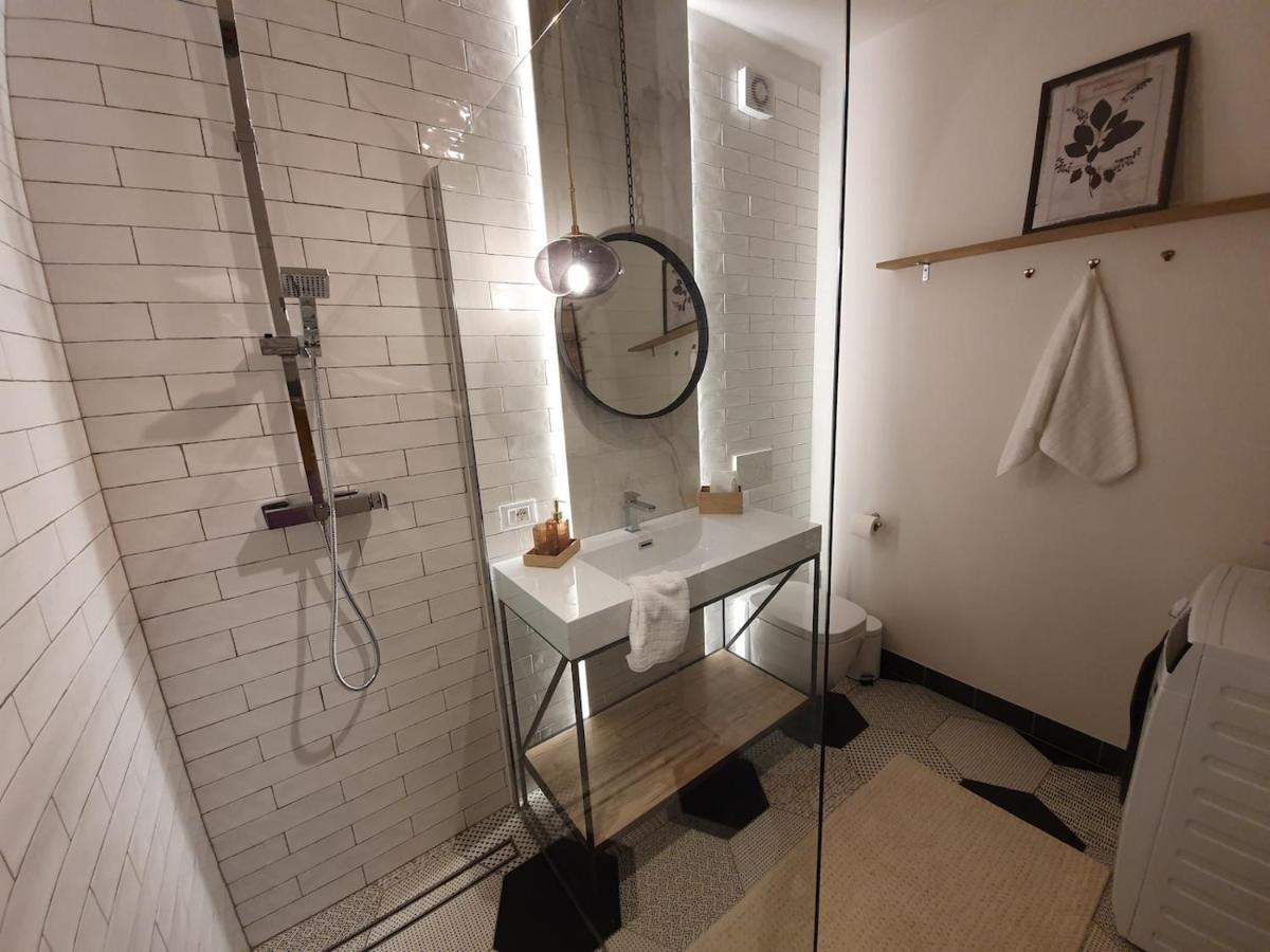 The Mirror Guesthouse - Terme Meran Exterior foto